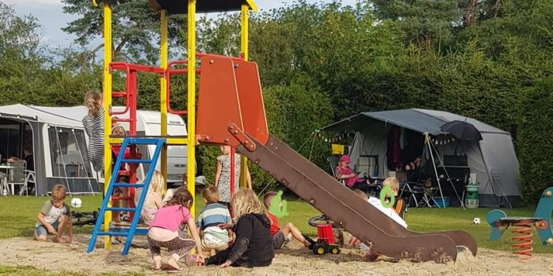 Foto speeltoestel.jpg